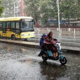 Selon le service météo de Pékin, les précipitations tombées sur la capitale entre samedi soir et lundi midi équivalent presque à celles habituelles pour tout un mois de juillet.